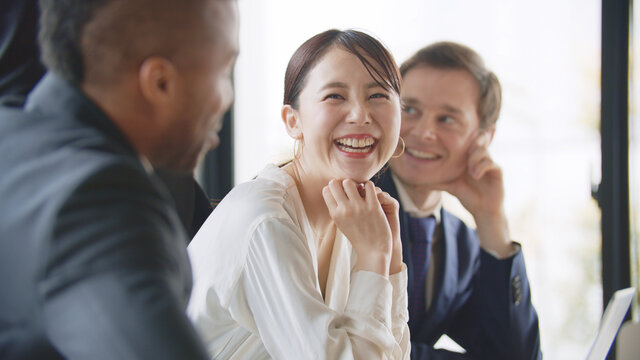 海外拠点とのコミュニケーションが円滑に。英語での会議参加率が3倍に向上